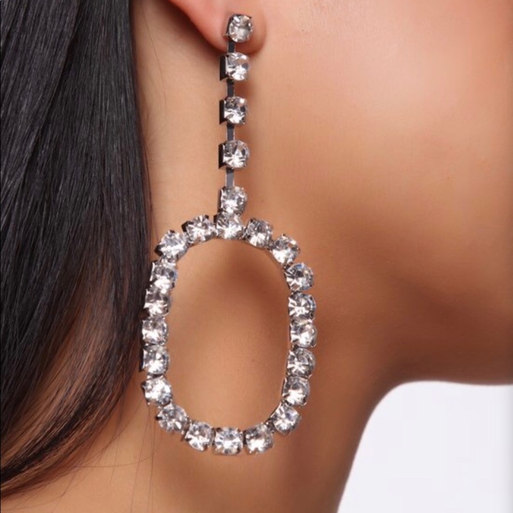 Hanging tight earrings